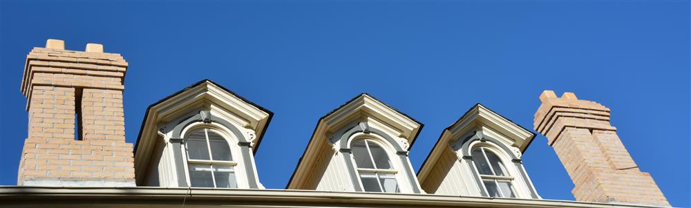Top detail of a Heritage building